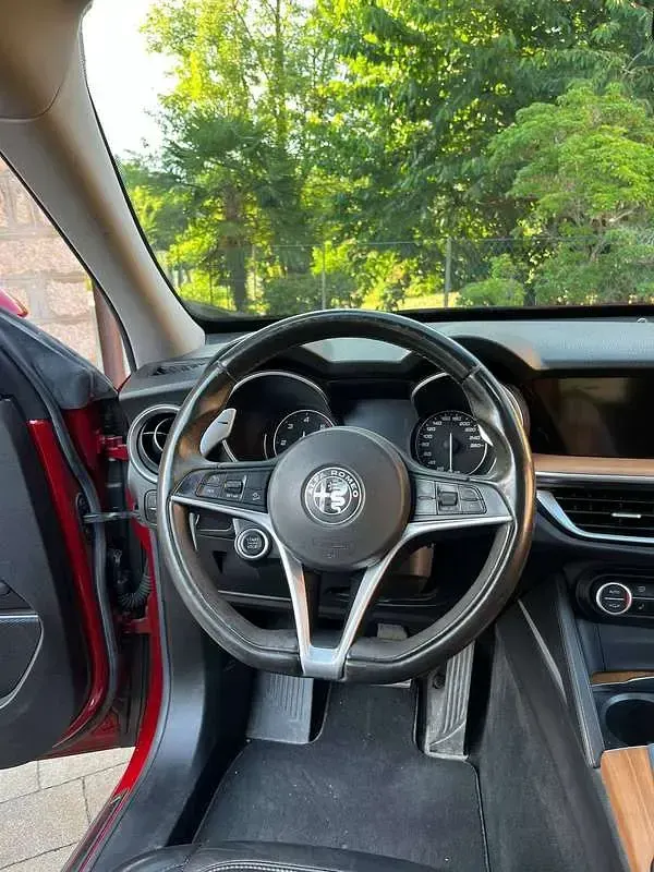 Usata Alfa Romeo Stelvio Super 209 CV (153 kW) 2017 Rosso SUV