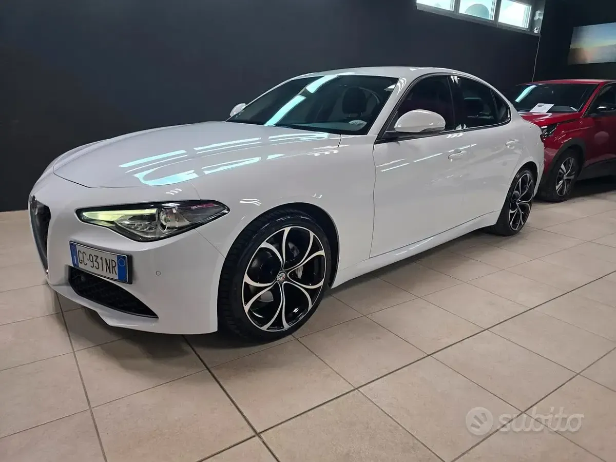 Usata Alfa Romeo Giulia Executive 160 CV (117 kW) 2020 Bianco Berlina