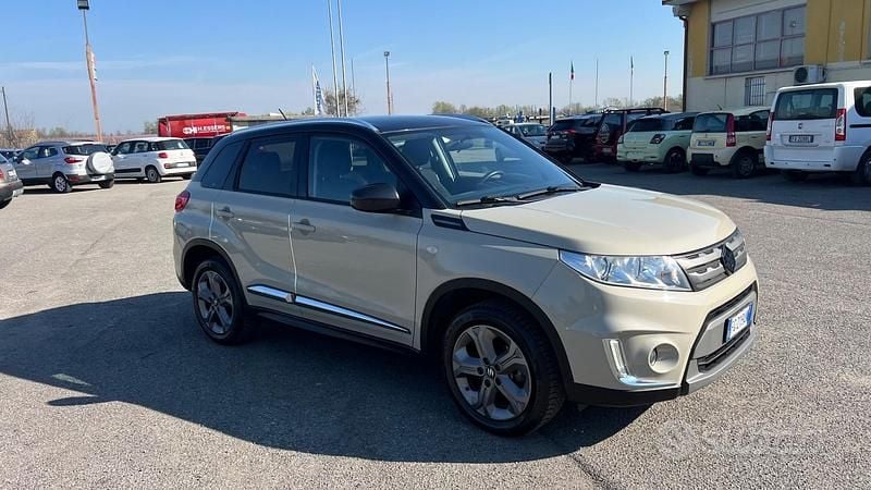 Usata Suzuki Vitara Cool 120 CV (88 kW) 2016 Beige SUV