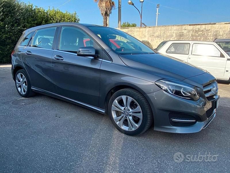 Usata Mercedes B180 Executive 108 CV (79 kW) 2016 Grigio Monovolume