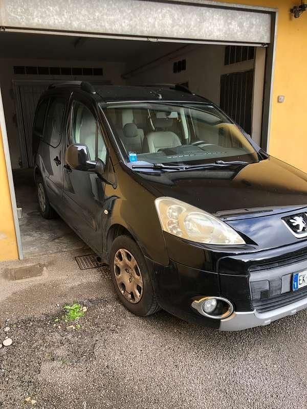 Usata Peugeot Partner 92 CV (67 kW) 2011 Nero Monovolume