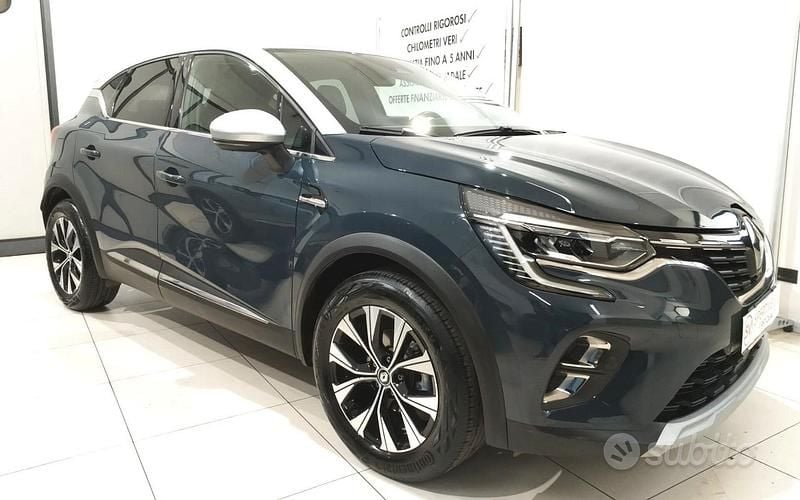 Usata Renault Captur Techno 101 CV (74 kW) 2023 Blu SUV