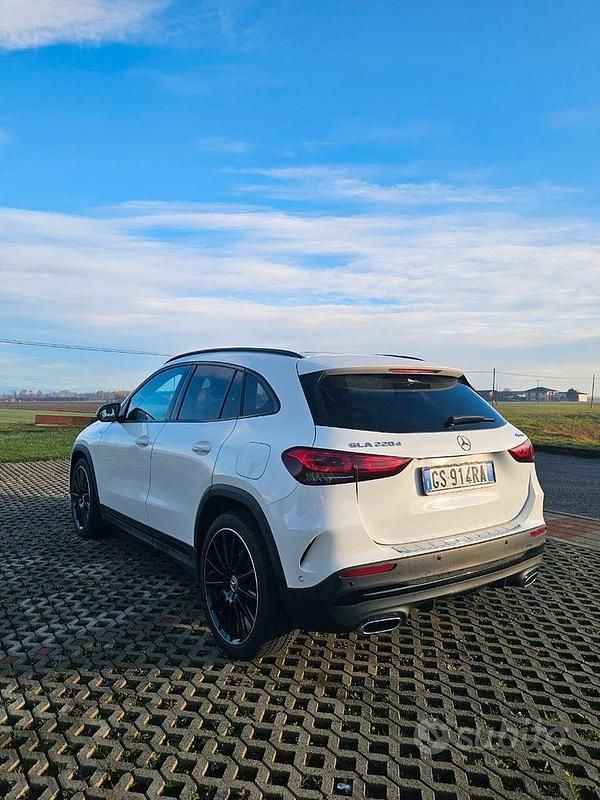 Usata Mercedes GLA220 Premium 190 CV (139 kW) 2022 Bianco SUV
