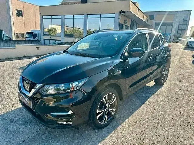 Usata Nissan Qashqai N-Connecta 110 CV (80 kW) 2018 Nero SUV