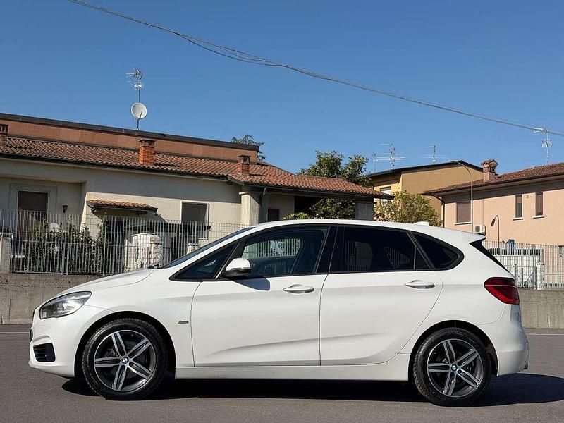 Usata BMW 216 Active Tourer Sport Line 116 CV (85 kW) 2015 Bianco Monovolume