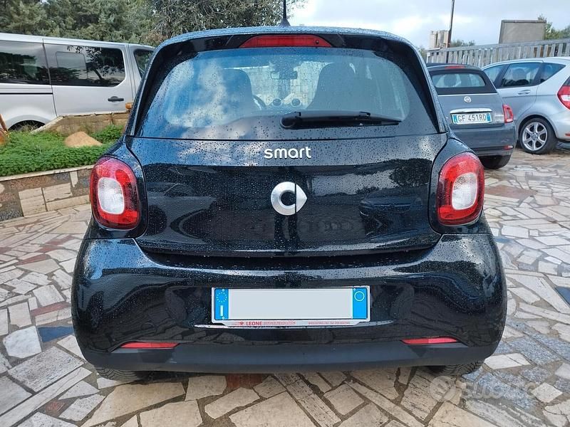 Usata Smart ForFour 71 CV (52 kW) 2015 Nero Utilitaria