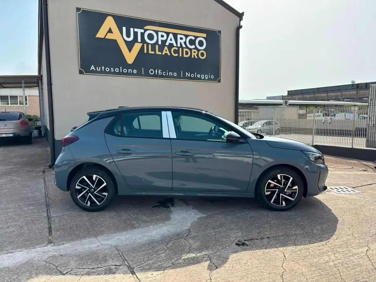 Nuova Opel Corsa 100 CV (73 kW) 2026 Grigio Utilitaria