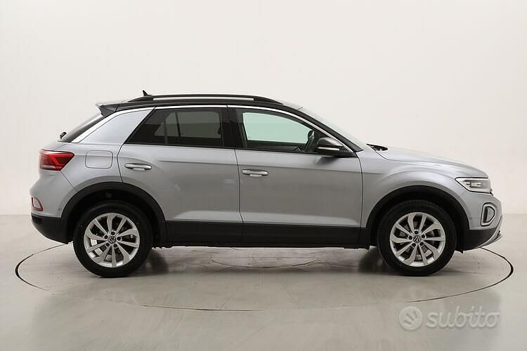 Usata VW T-Roc Life 116 CV (85 kW) 2024 Grigio SUV