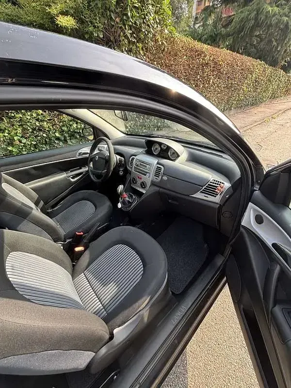 Usata Lancia Ypsilon 60 CV (44 kW) 2007 Utilitaria
