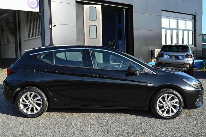 Usata Opel Astra Business Elegance 110 CV (80 kW) 2021 Nero Berlina