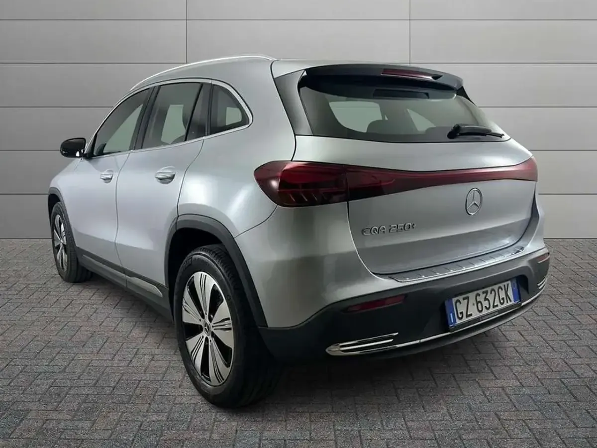Usata Mercedes EQA250+ Progressive 139 kW (190 CV) 2025 Argento hightech SUV