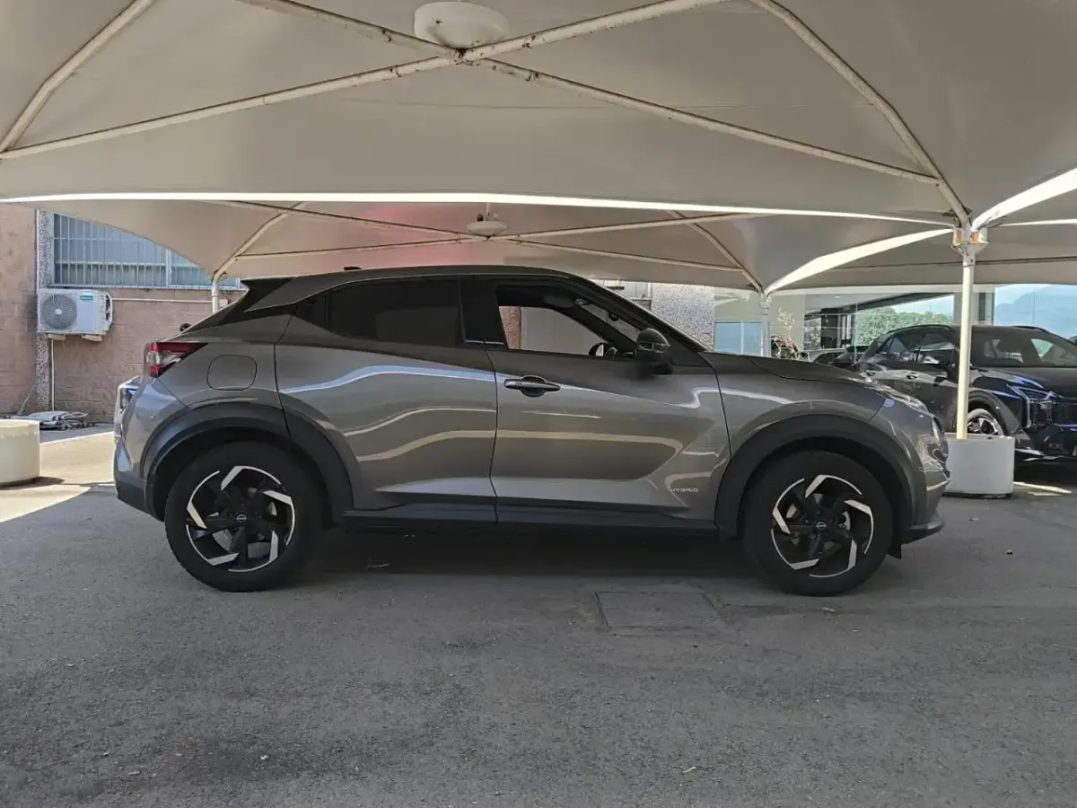 Usata Nissan Juke Tekna 94 CV (69 kW) 2023 Grigio SUV