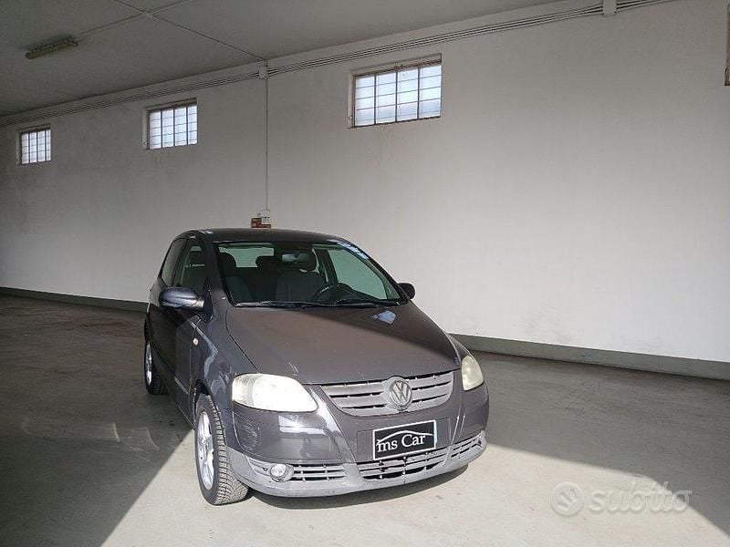 Usata VW Fox 69 CV (50 kW) 2006 Grigio Utilitaria