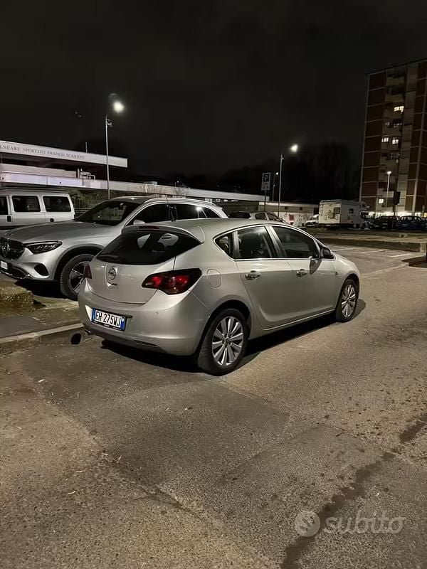 Usata Opel Astra 2011 Grigio Utilitaria