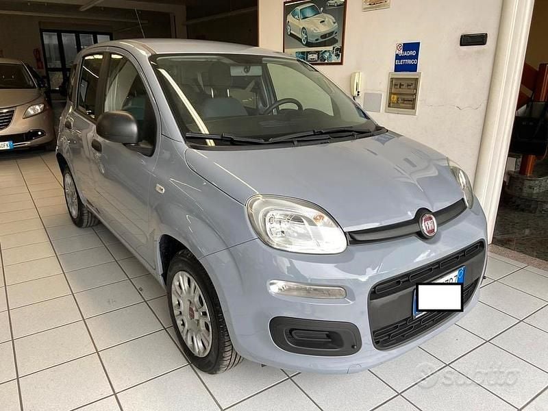 Usata Fiat Panda Lounge 69 CV (50 kW) 2018 Grigio Utilitaria