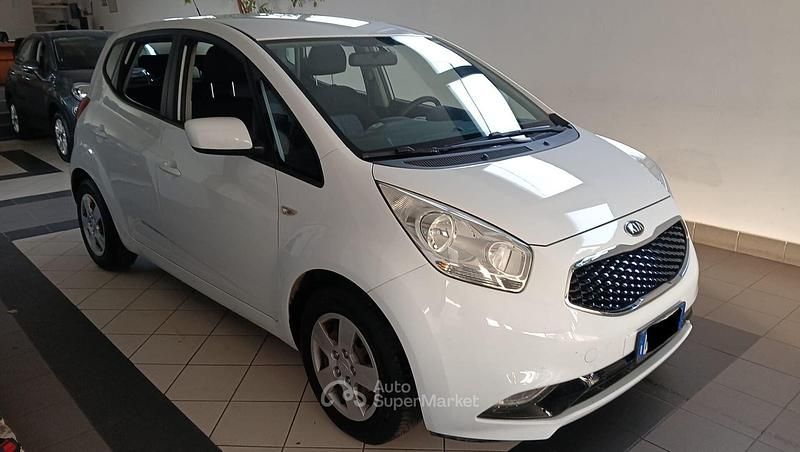 Usata Kia Venga Active 90 CV (66 kW) 2017 Bianco Utilitaria