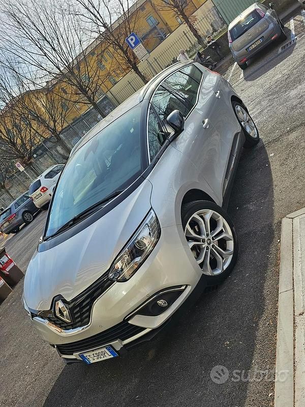 Grigio Usata 2019 Renault Grand Scénic IV Monovolume | 14.500 € (Buon prezzo) - Immagine 1/4