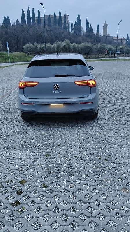 Usata VW Golf VIII Life 116 CV (85 kW) 2024 Berlina