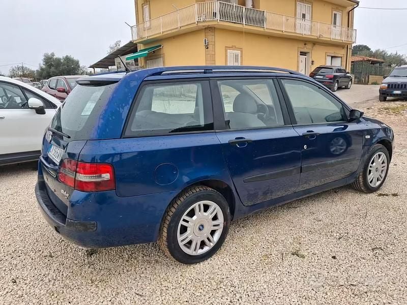 Occasion Fiat Stilo Dynamic 116 ch (85 kW) 2005 Bleue Break