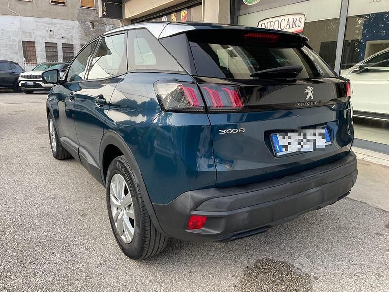 Usata Peugeot 3008 Business-Line 131 CV (96 kW) 2021 Blu metallizzato SUV