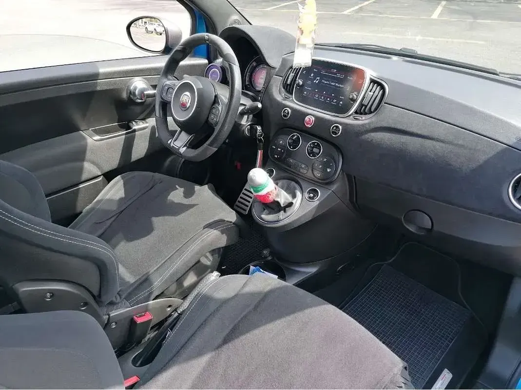Usata Abarth 595C Competizione 179 CV (131 kW) 2021 Blu/azzurro Cabrio