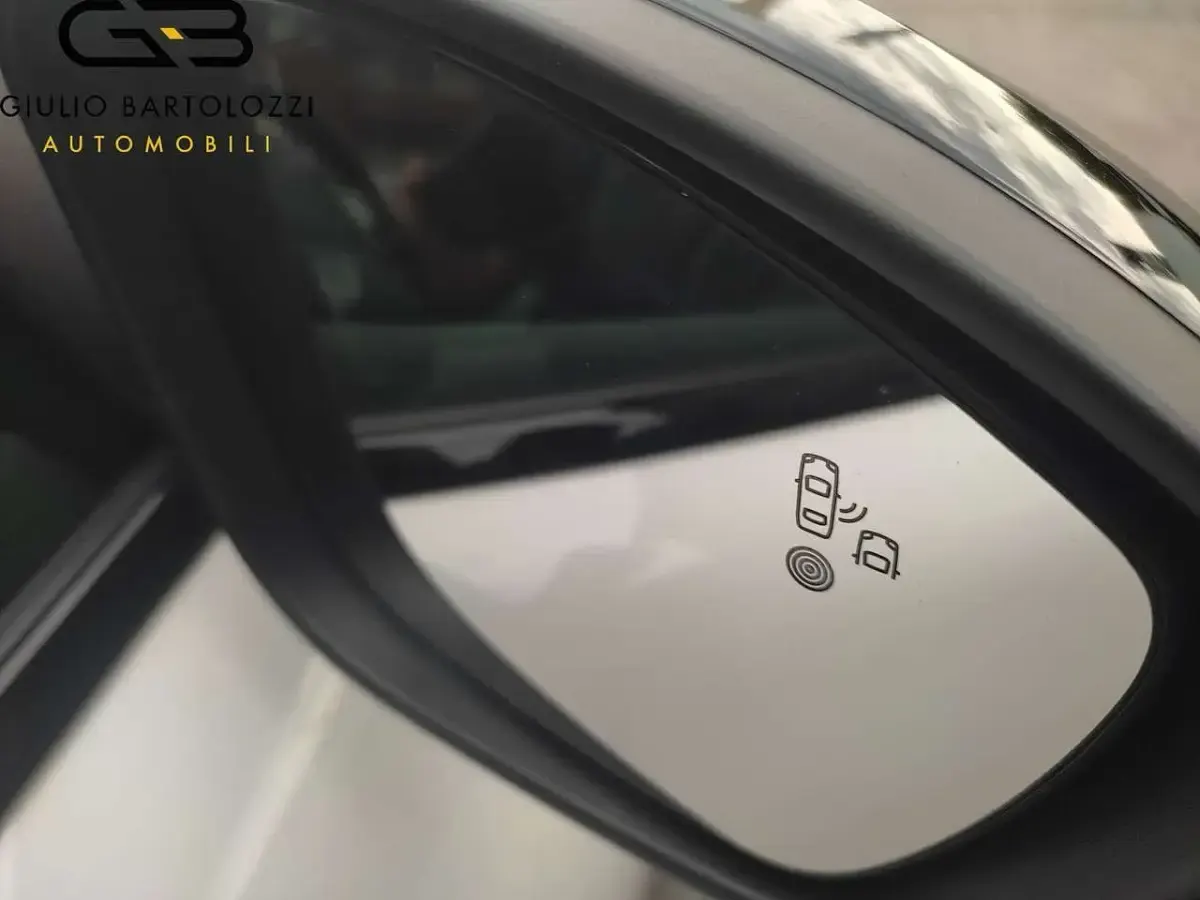 Usata Lancia Ypsilon 110 CV (80 kW) 2025 Bianco Utilitaria