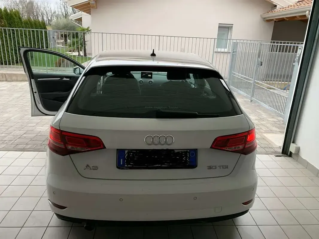 Usata Audi A3 Business 116 CV (85 kW) 2018 Bianco Berlina