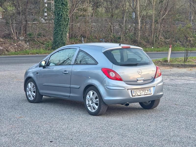 Usata Opel Corsa Sport 75 CV (55 kW) 2007 Grigio Utilitaria