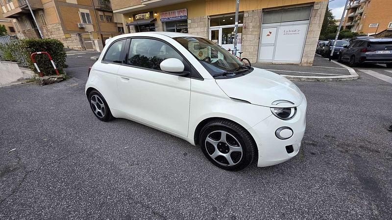 Usata Fiat 500e Passion 86 kW (118 CV) 2021 Bianco Cabrio