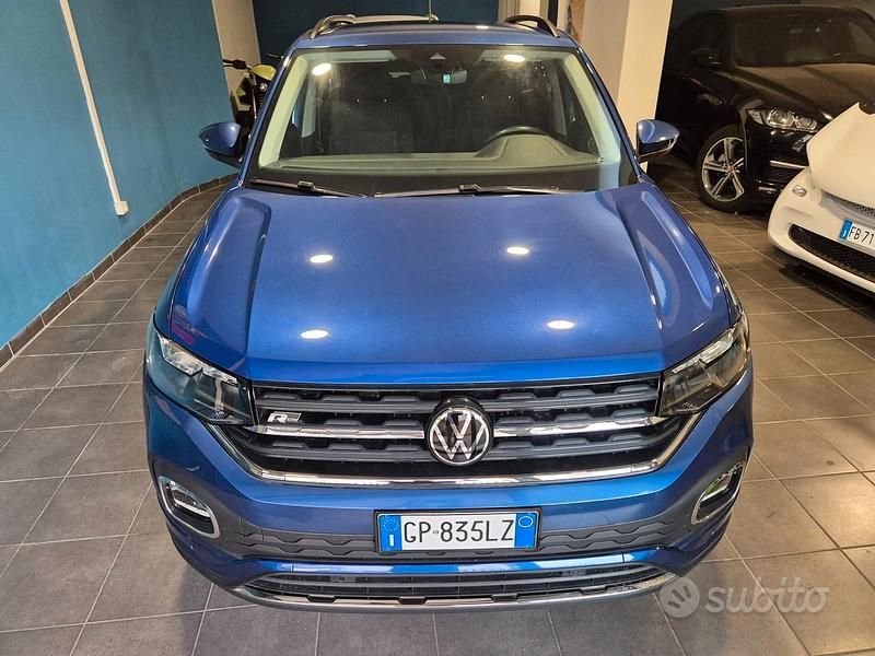 Usata VW T-Cross R-line 110 CV (80 kW) 2023 Blu SUV