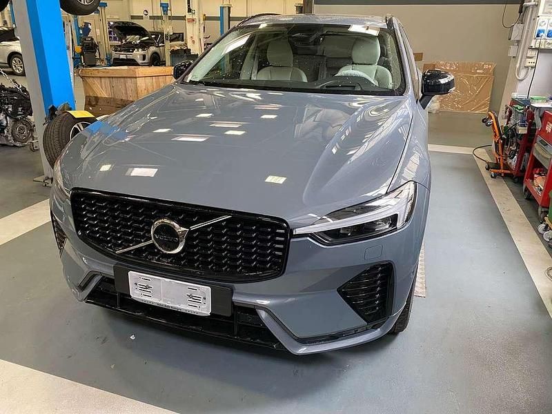 Grigio Usata 2023 Volvo XC60 Ultimate SUV | 49.500 € - Immagine 1/4