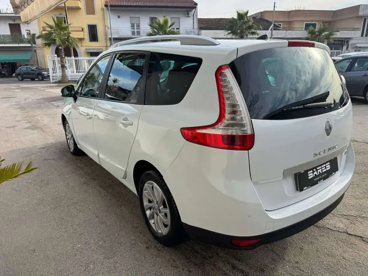 Usata Renault Scenic E-Tech 110 CV (80 kW) 2015 Bianco Monovolume