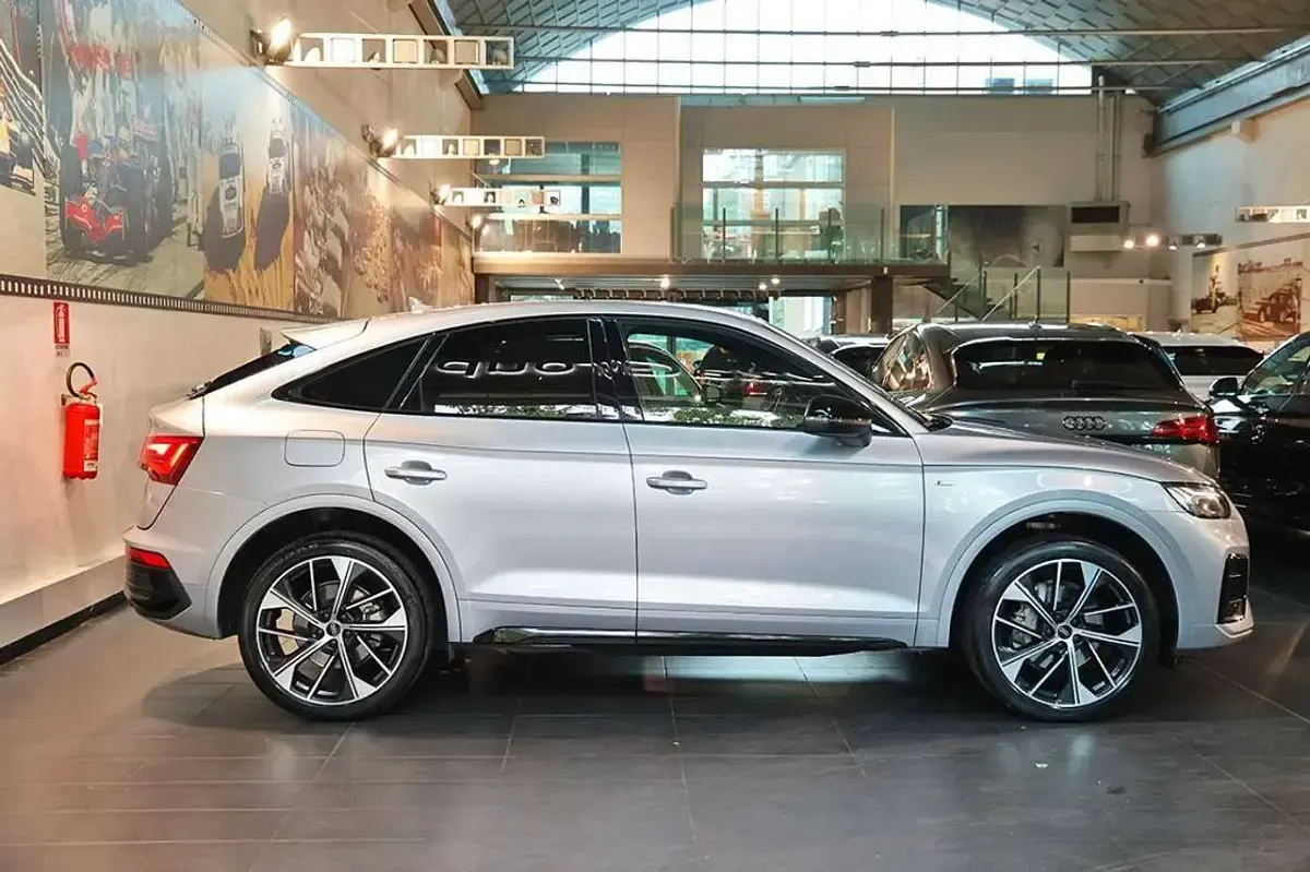 Usata Audi Q5 Sportback S-Line 204 CV (150 kW) 2024 Argento SUV
