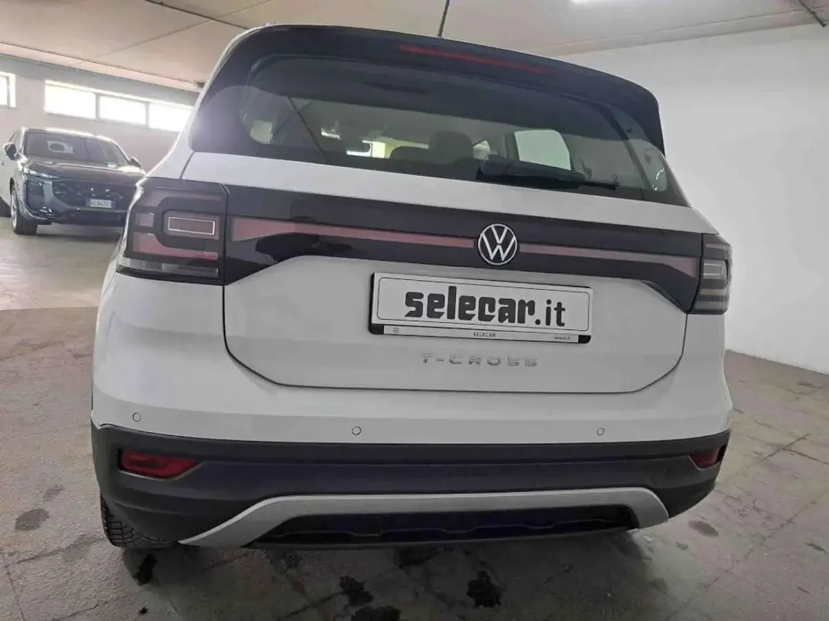 Usata VW T-Cross Style 95 CV (69 kW) 2023 0q bianco puro SUV