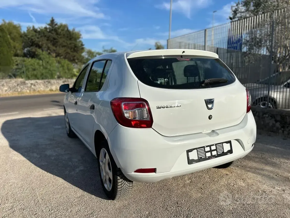 Usata Dacia Sandero 72 CV (52 kW) 2013 Bianco Berlina