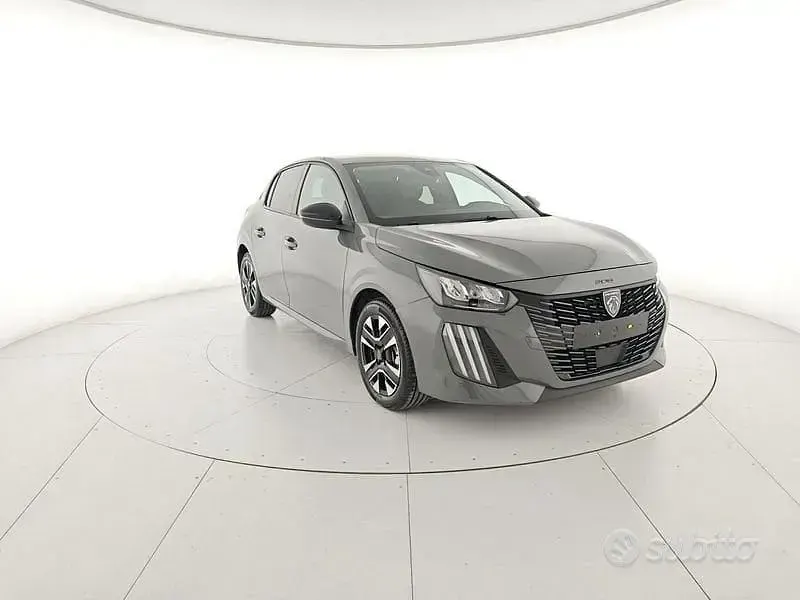 Usata Peugeot 208 Allure 101 CV (74 kW) 2025 Utilitaria