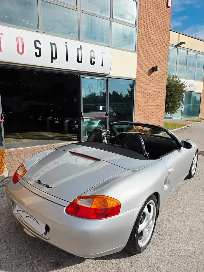Usata Porsche Boxster 204 CV (150 kW) 1998 Grigio Cabrio