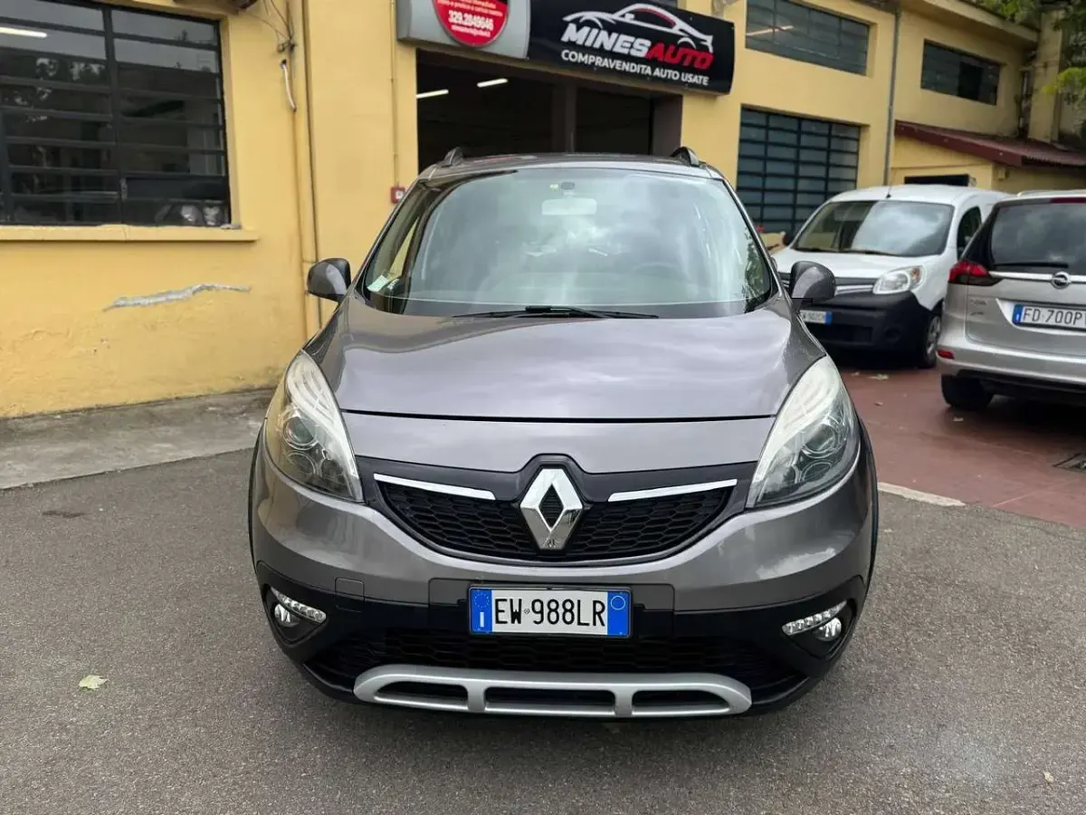 Käytetty Renault Scenic E-Tech 110 HP (80 kW) 2014 Harmaa Tila-auto