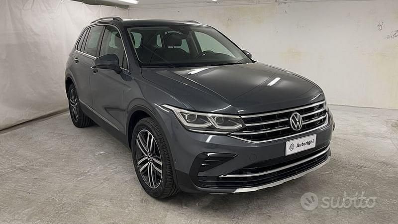 Usata VW Tiguan Elegance 245 CV (180 kW) 2021 Grigio scuro SUV