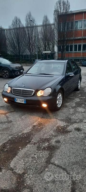 Usata Mercedes C200 2001 Blu Berlina