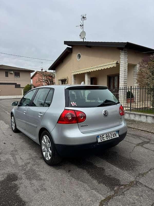 Usata VW Golf V Sportline 105 CV (77 kW) 2007 Berlina