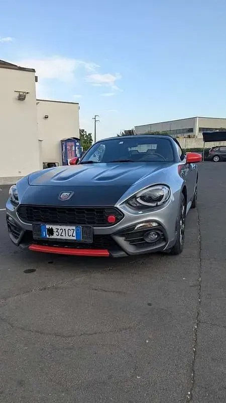 Usata Abarth 124 Spider 170 CV (125 kW) 2017 Grigio Cabrio