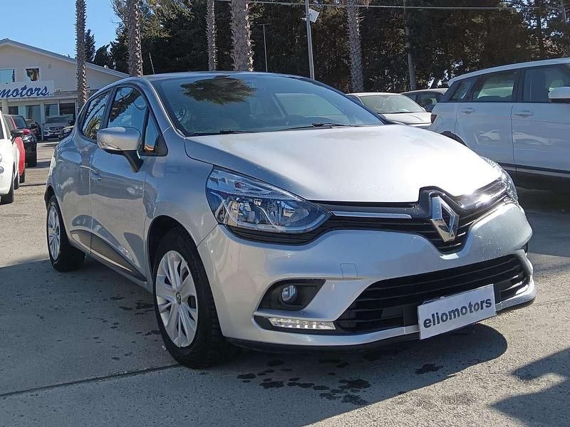 Usata Renault Clio IV Business 76 CV (55 kW) 2019 Argento Berlina