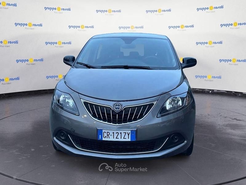Usata Lancia Ypsilon 69 CV (50 kW) 2024 Grigio Utilitaria
