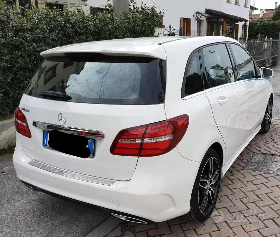 Usata Mercedes B180 Premium 109 CV (80 kW) 2017 Bianco Utilitaria