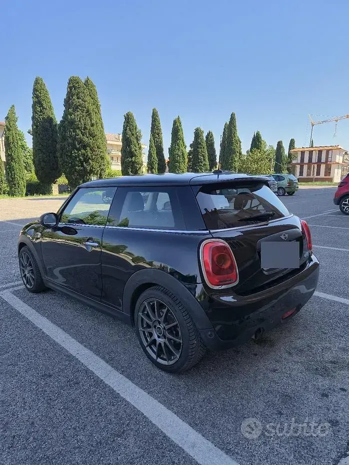 Usata Mini ONE 75 CV (55 kW) 2017 Utilitaria