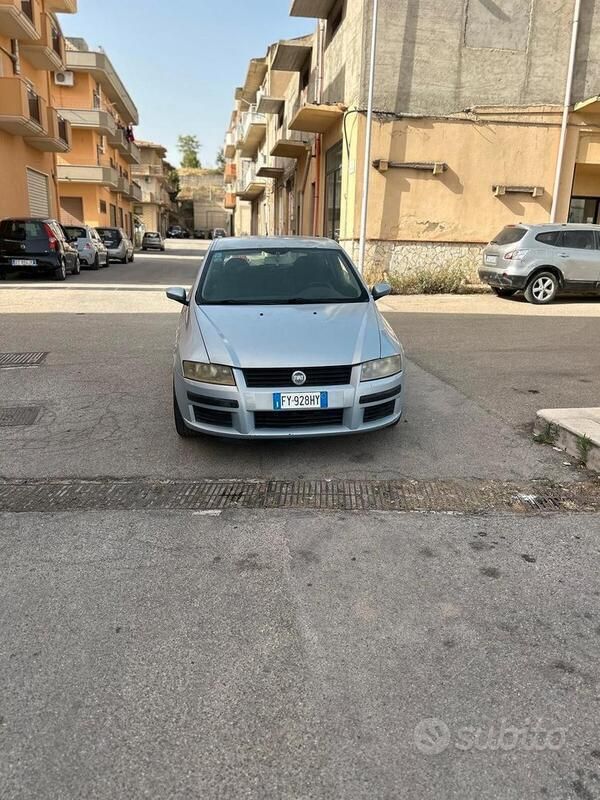 Blu Usata 2003 Fiat Stilo Dynamic Berlina | 1350 € (Buon prezzo) - Immagine 1/4