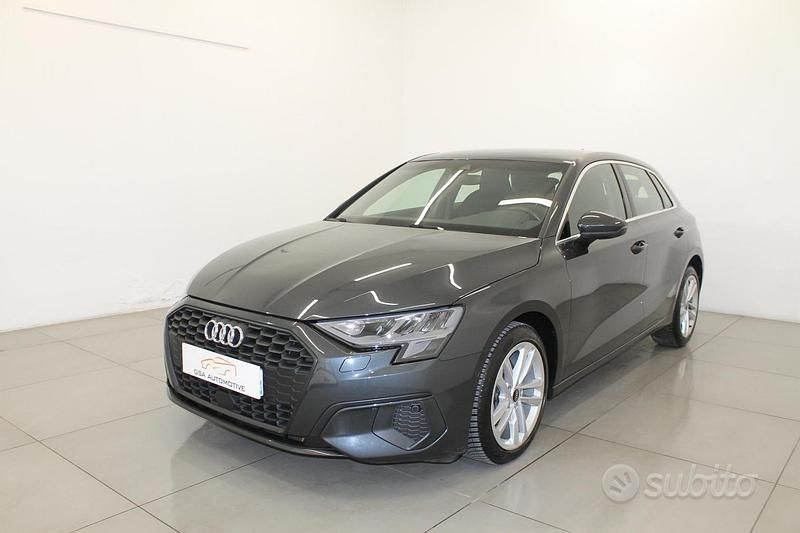 Giallo Usata 2022 Audi A3 Sportback Sport Due volumi | 19.300 € (Buon prezzo) - Immagine 1/4