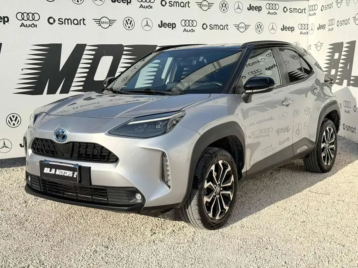 Usata Toyota Yaris Cross Trend 92 CV (67 kW) 2023 Argento SUV