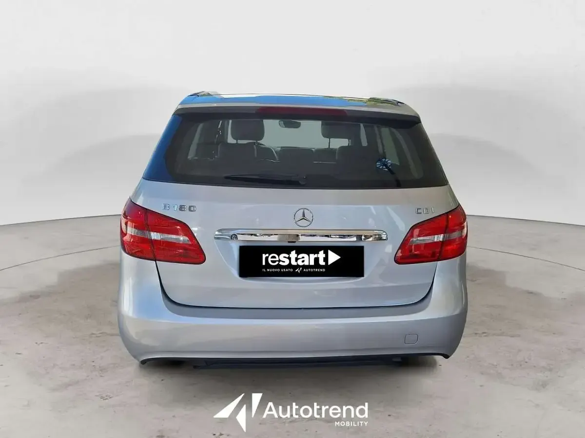 Usata Mercedes B180 Premium 109 CV (80 kW) 2013 Argento Utilitaria